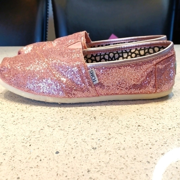 Tom's Sparkly Pink Loafer - Picture 5 of 8